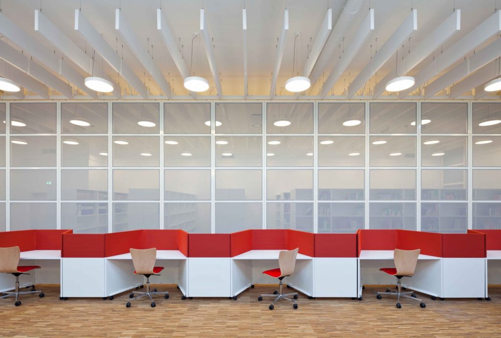 B15C-10_1280-1600x1080